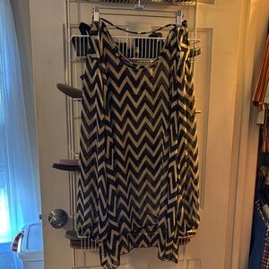 Ing Black and Cream Zigzag Top